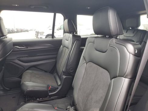 New 2025 Jeep Grand Cherokee L Altitude RWD image 9
