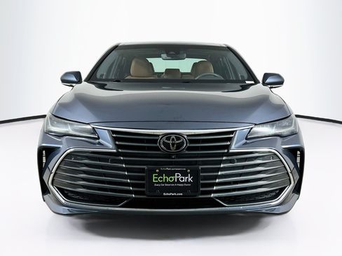 Used 2019 Toyota Avalon Limited w/ Advanced Safety Package FWD image 2