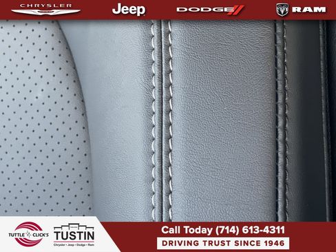New 2026 Chrysler Pacifica Select FWD image 26