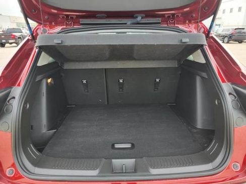 Used 2024 Chevrolet Trax LT w/ LT Convenience Package FWD image 7