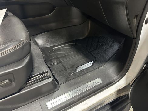 Used 2022 Chevrolet Tahoe High Country image 15