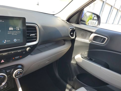 Used 2026 Hyundai Venue SEL FWD image 24