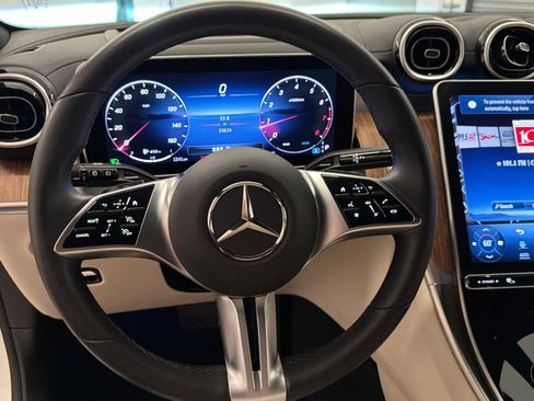 Used 2024 Mercedes-Benz GLC 300 image 16