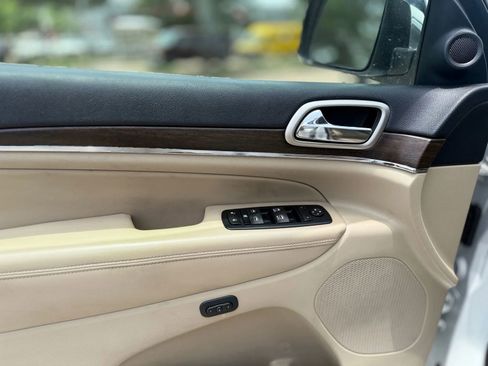 Used 2016 Jeep Grand Cherokee Limited w/ Trailer Tow Group IV image 8