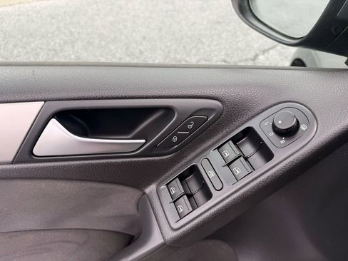 Used 2014 Volkswagen Golf TDI FWD image 16