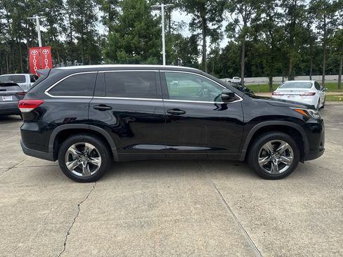 Used 2017 Toyota Highlander Limited Platinum FWD image 7
