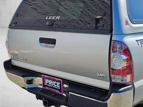 Used 2013 Toyota Tacoma 4x4 Double Cab w/ TRD Sport Pkg image 12