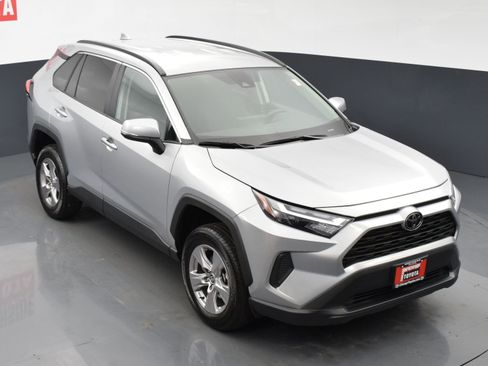 Used 2025 Toyota RAV4 XLE FWD image 21