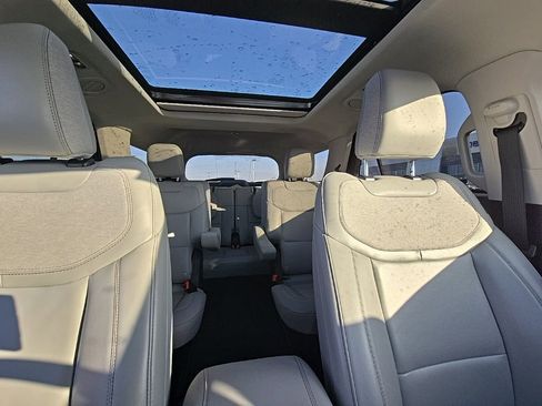 Used 2025 Ford Explorer Active w/ Active Comfort Package image 49