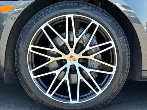 Certified 2023 Porsche Macan Turbo AWD/4WD image 27