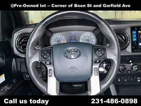 Used 2019 Toyota Tacoma TRD Off-Road w/ Technology Package image 18