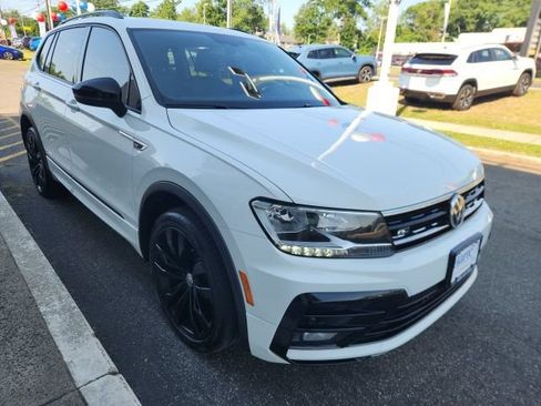 Used 2020 Volkswagen Tiguan SE R-Line AWD/4WD image 4