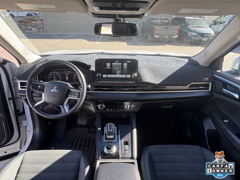 Used 2023 Mitsubishi Outlander SE image 6