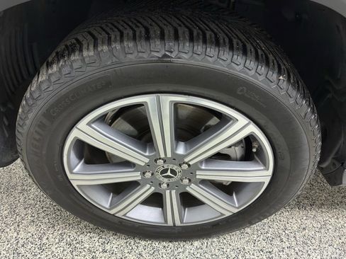 Used 2022 Mercedes-Benz GLS 450 4MATIC image 11