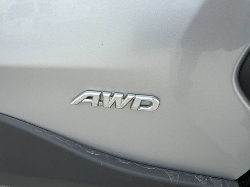 Used 2025 Toyota RAV4 LE AWD/4WD image 11