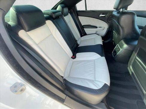 Used 2015 Dodge Charger SXT w/ Premium Group image 18