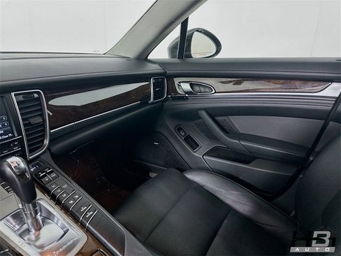 Used 2015 Porsche Panamera S w/ Premium Package Plus image 17