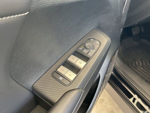 New 2025 Mitsubishi Outlander SE image 36