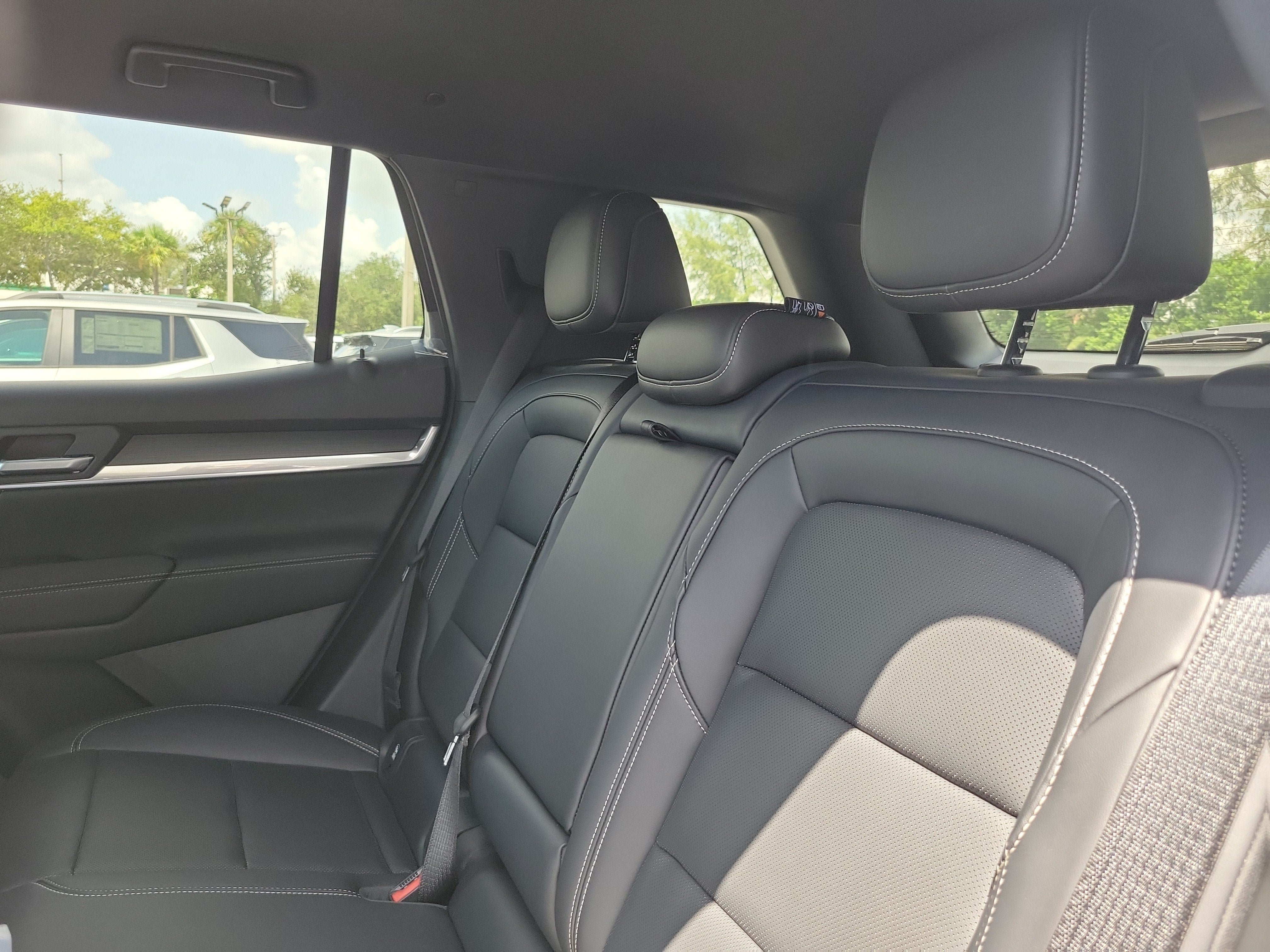 New 2027 GMC Terrain Elevation w/ Elevation Premium Package FWD image 7