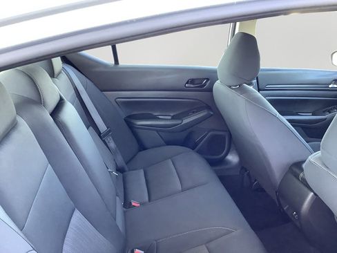 Used 2024 Nissan Altima 2.5 SV image 13