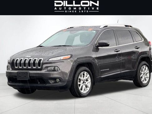 Used 2017 Jeep Cherokee Latitude FWD image 8