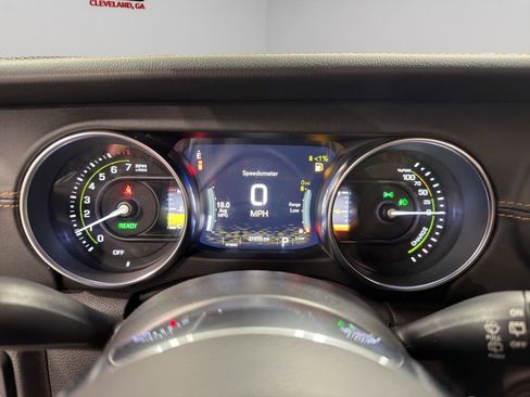 Used 2023 Jeep Wrangler Unlimited Sahara AWD/4WD image 31