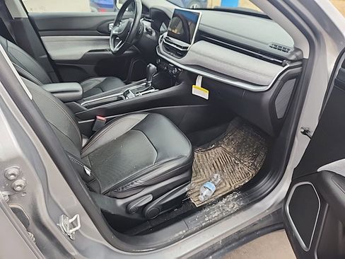 Used 2022 Jeep Compass Latitude image 16