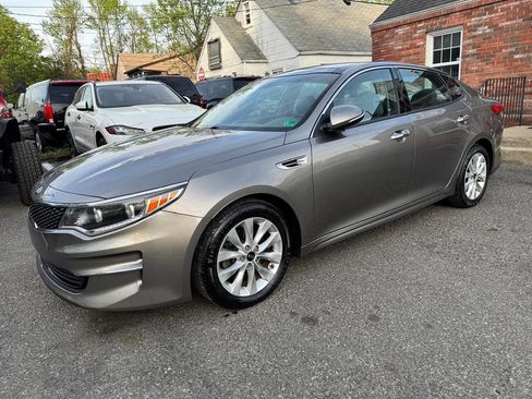 Used 2017 Kia Optima EX w/ Premium Package FWD image 3
