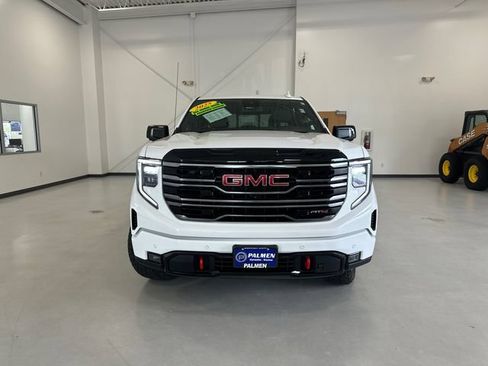 Used 2025 GMC Sierra 1500 AT4 w/ AT4 Premium Package AWD/4WD image 2