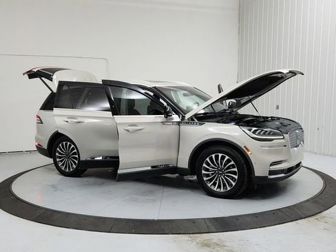Used 2022 Lincoln Aviator Reserve w/ Equipment Group 201A image 9