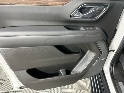 Used 2021 Chevrolet Suburban High Country image 28