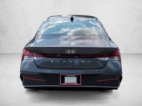 New 2026 Hyundai Elantra SE FWD image 8