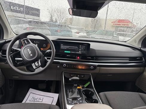 Used 2025 Kia Carnival LX image 15