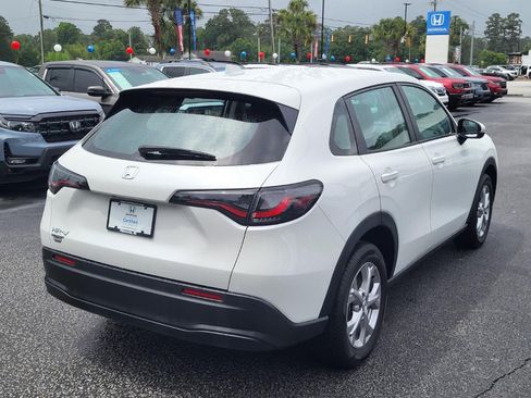 Certified 2024 Honda HR-V LX image 2