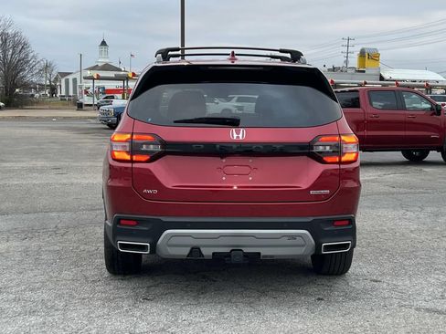 Used 2025 Honda Pilot Touring image 6