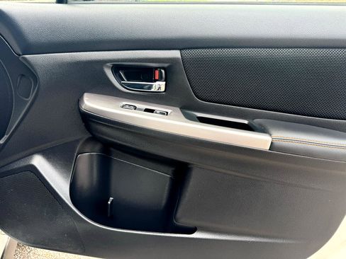 Used 2017 Subaru Crosstrek 2.0i Premium image 19