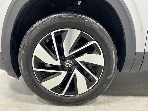 Used 2025 Volkswagen Atlas SE image 67