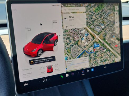 Used 2023 Tesla Model Y Long Range AWD/4WD image 23