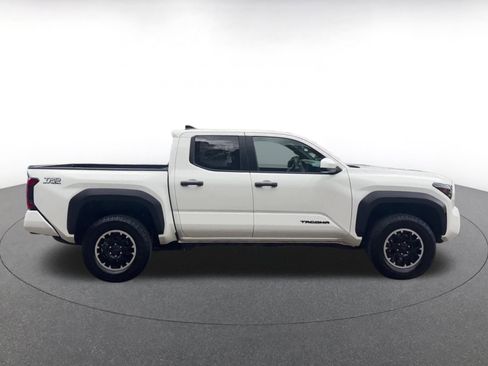 Used 2025 Toyota Tacoma TRD Off-Road image 17