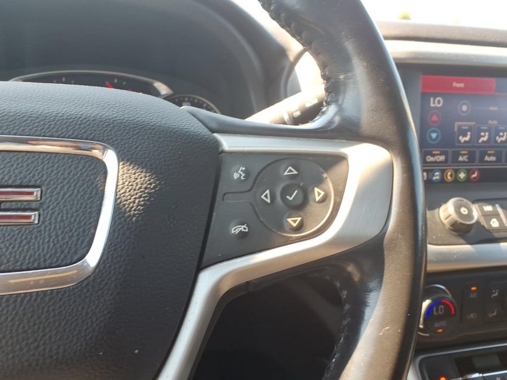 Used 2020 GMC Acadia SLE w/ Driver Convenience Package FWD image 16