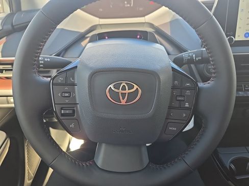 New 2026 Toyota Prius Plug-In Hybrid FWD image 11
