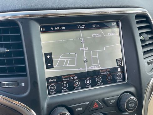 Used 2018 Jeep Grand Cherokee Limited image 23