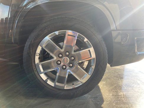 Used 2011 GMC Acadia Denali image 11