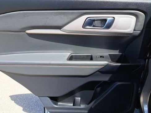 Certified 2025 Ford Explorer Active AWD/4WD image 15