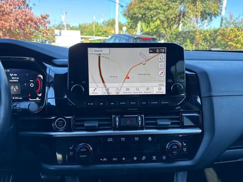 Used 2022 Nissan Pathfinder Platinum w/ Cargo Package image 18