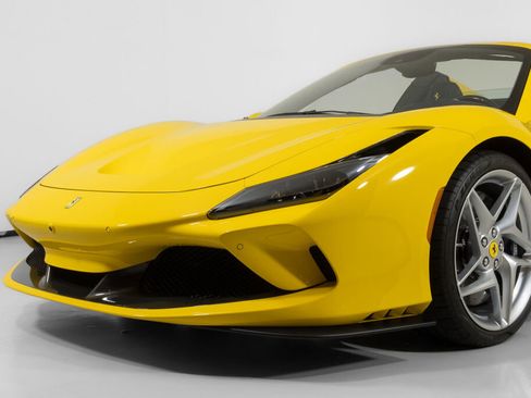 Used 2022 Ferrari F8 Tributo image 14