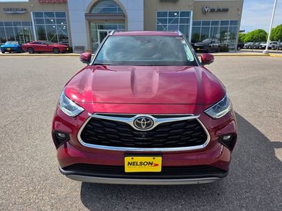 Used 2023 Toyota Highlander Platinum