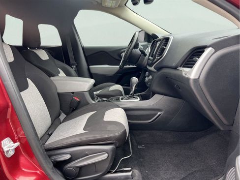 Used 2014 Jeep Cherokee Latitude w/ Comfort/Convenience Group FWD image 10