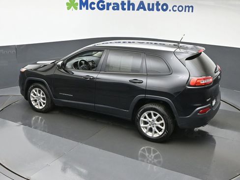 Used 2014 Jeep Cherokee Sport image 19
