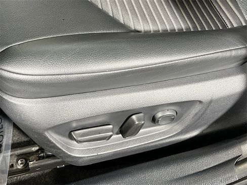 Certified 2023 Toyota Camry SE image 18